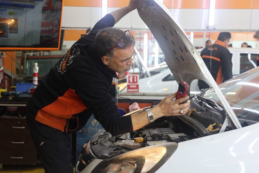 Konya'da ekspertizde şok gerçek ortaya çıktı!  Araç 11 farklı arabadan toplanmış, hava yastıkları silikonlu 6